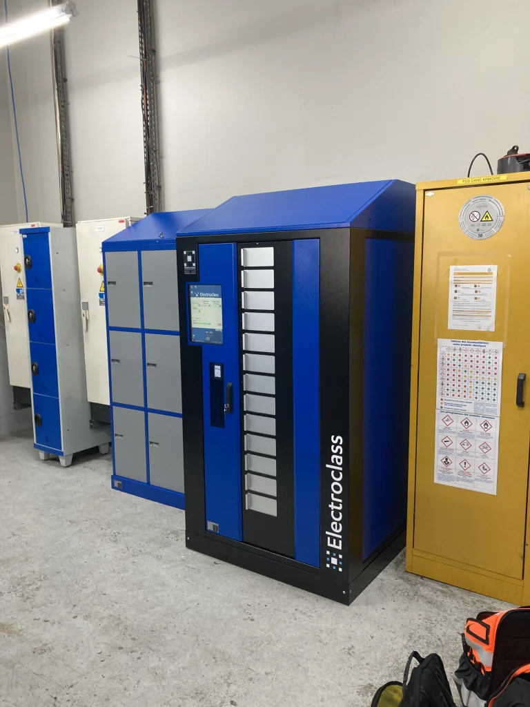 Casier connecté industriel : sécuriser les équipements et tracer les emprunts